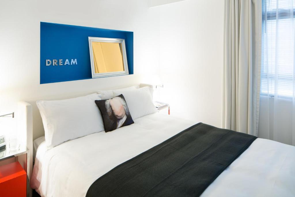 J Plus Hotel By Yoo Hong Kong Room photo
